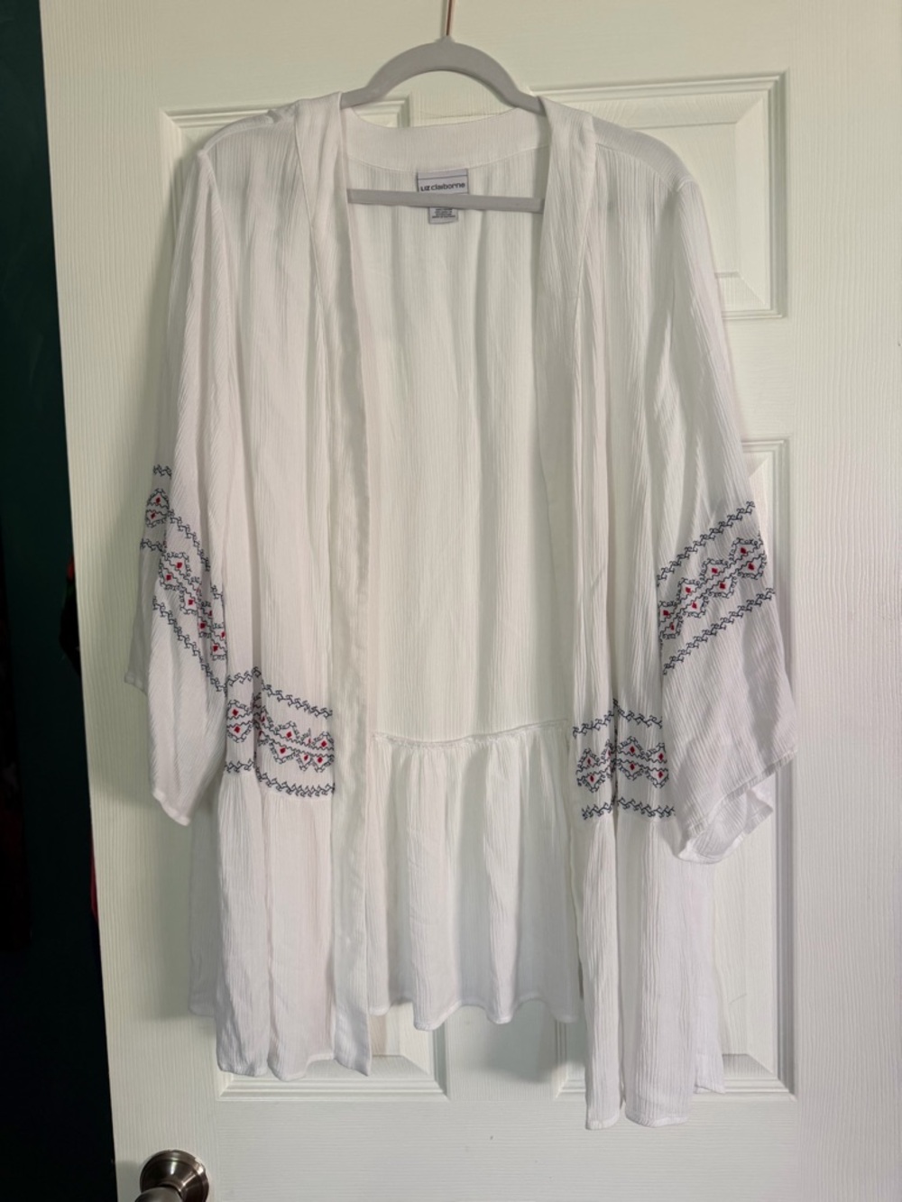 Liz Claiborne White Rayon Blouse